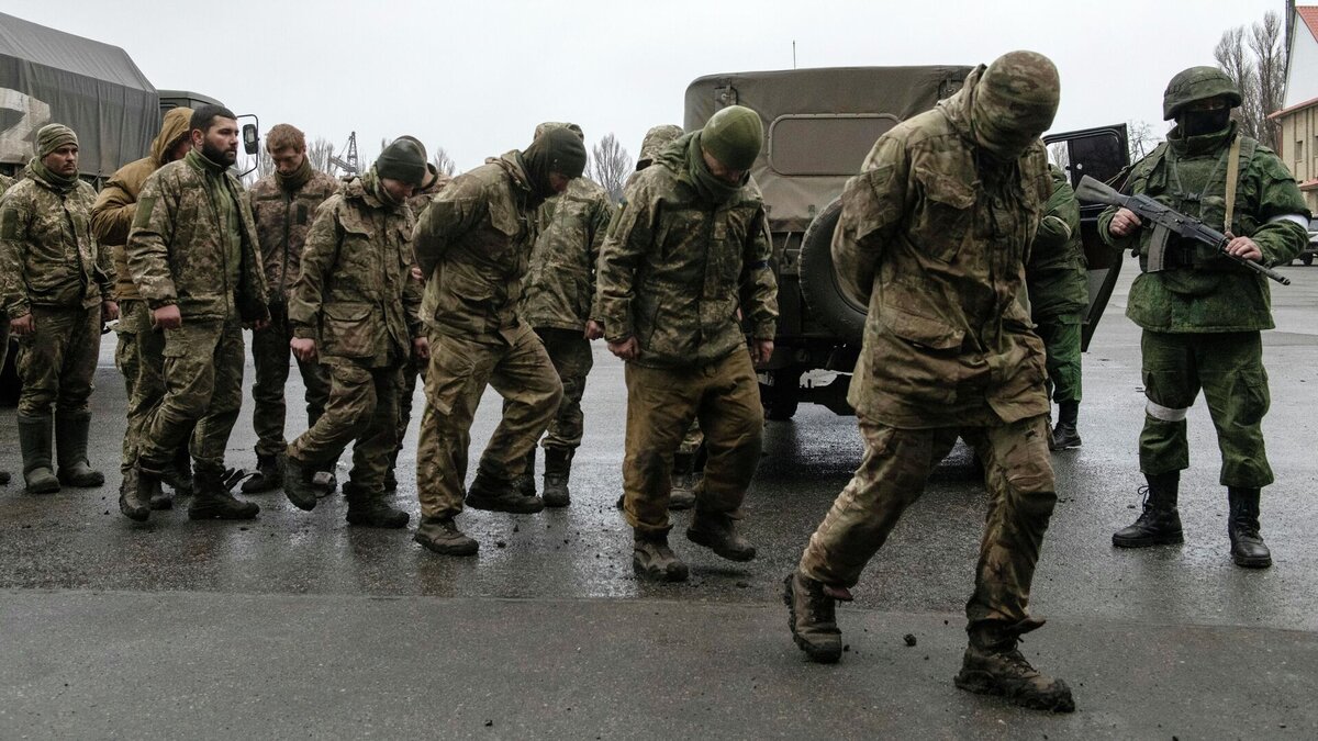 Если боец попал в плен. Чего делать не надо. А что делать нужно | ВОЕНВЕД |  Дзен