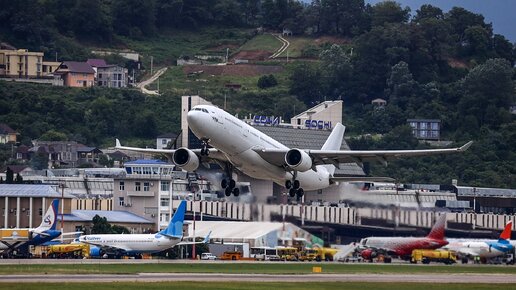 Большие самолёты в Сочи: взлёты и посадка A330