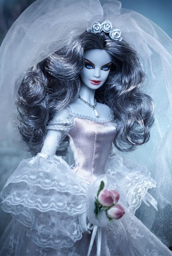 Barbie Haunted Beauty Natalia dolls