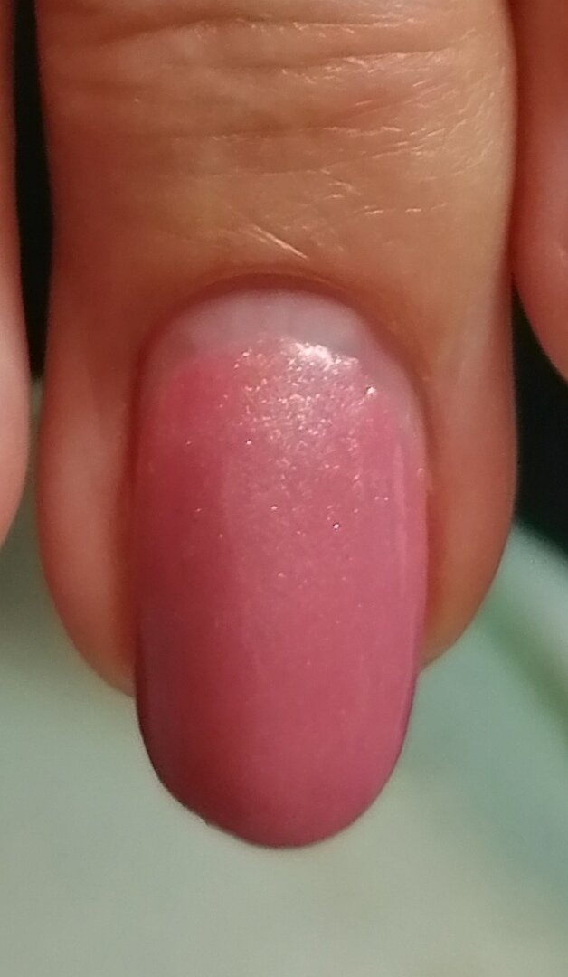 Состояние кутикулы через 3 недели после маникюра. Идеальный вариант.