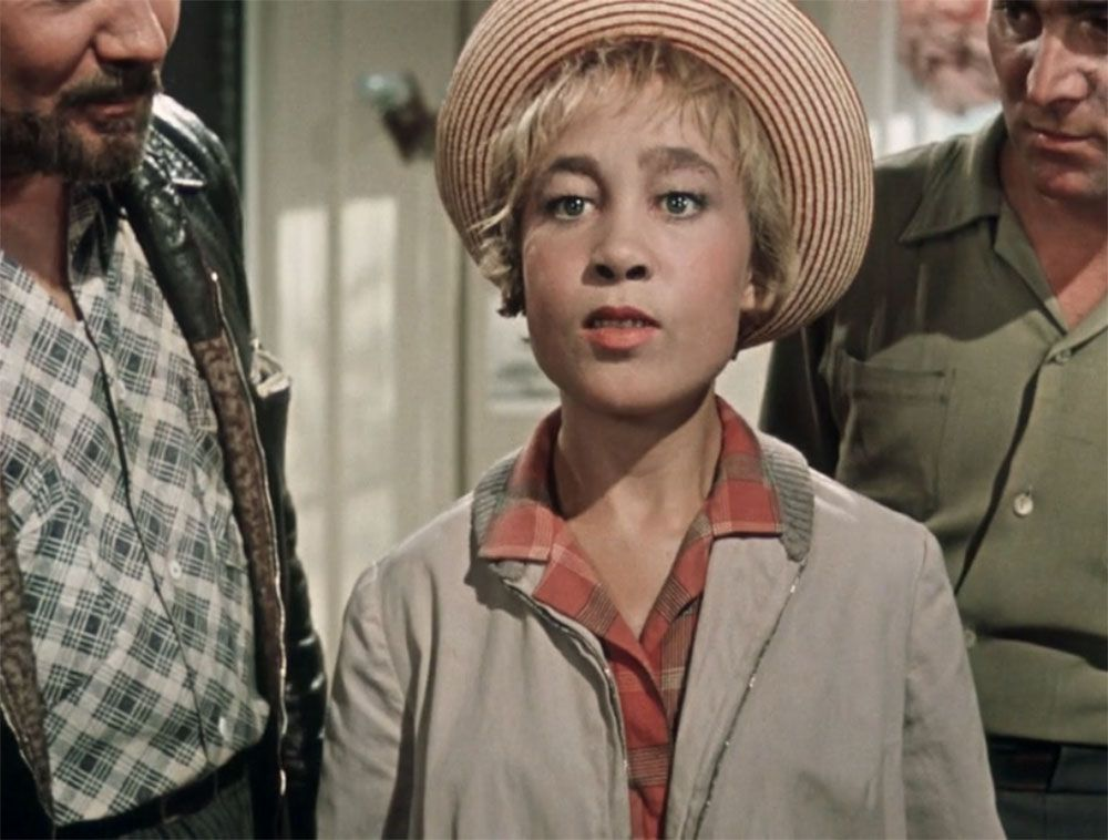 Старые комедии советские. Кадры из советских фильмов. Фотография из советского прошлого. Включи старую советскую. Включи старую советскую.