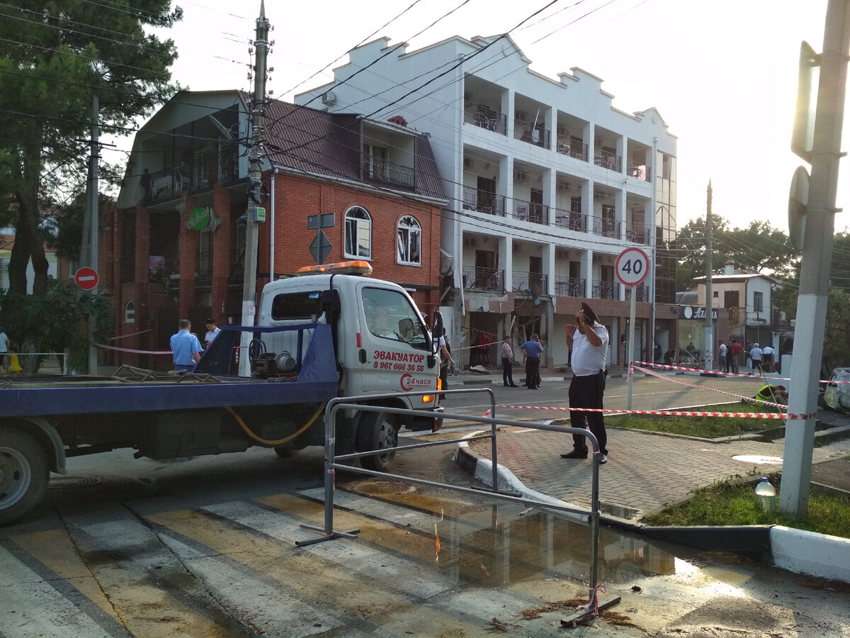 Фото автора, Геленджик гостиница Азария вечер 13.07.21