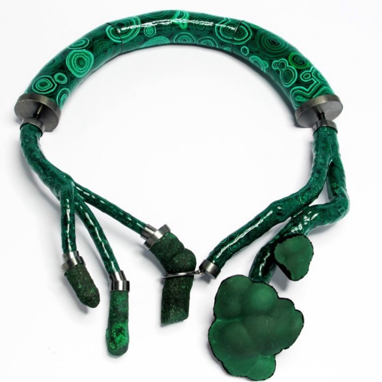 Колье из малахита и серебра