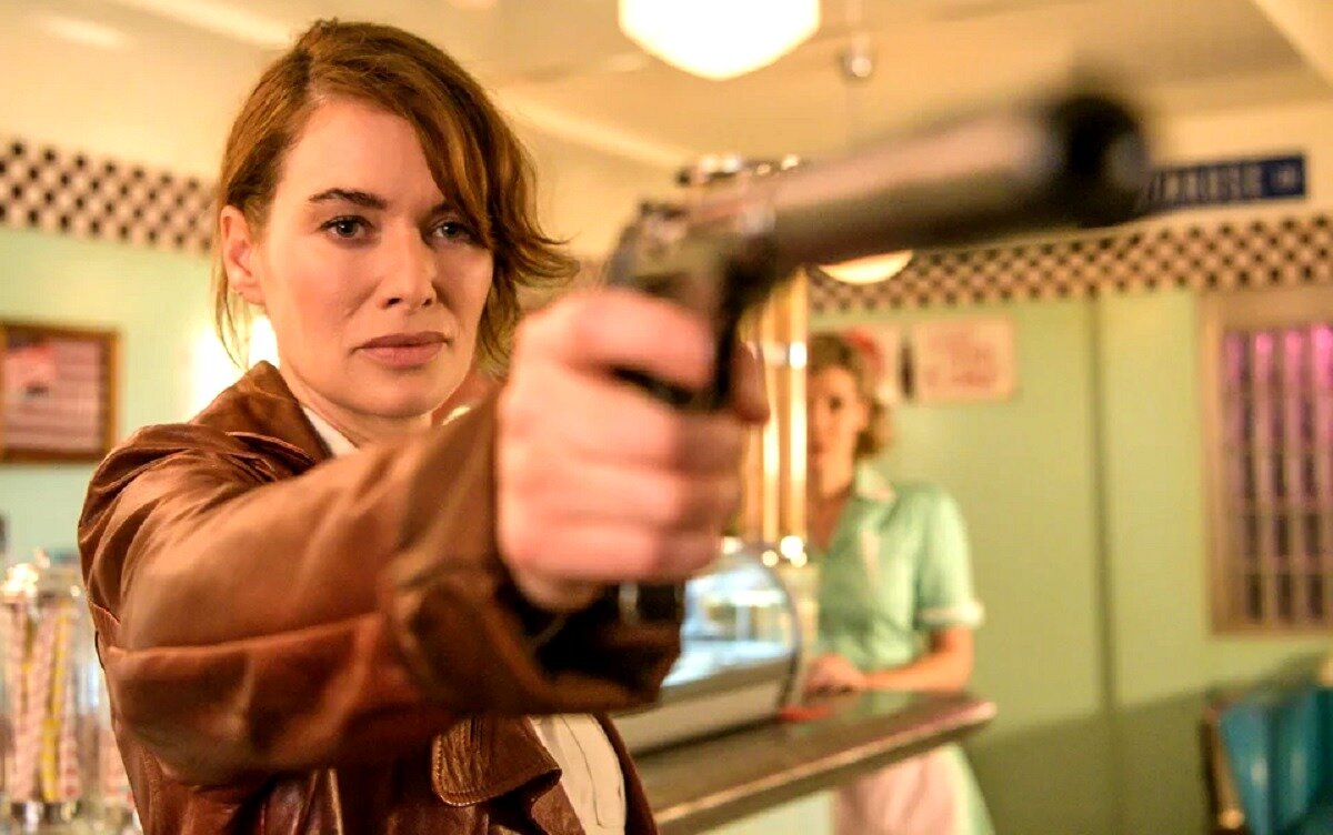 Отрадно, что Лина Хиди пусть иногда, но вспоминает, что она играла не только Серсею Ланнистер, но и Сару Коннор (сериал "Терминатор: Битва за будущее"). 