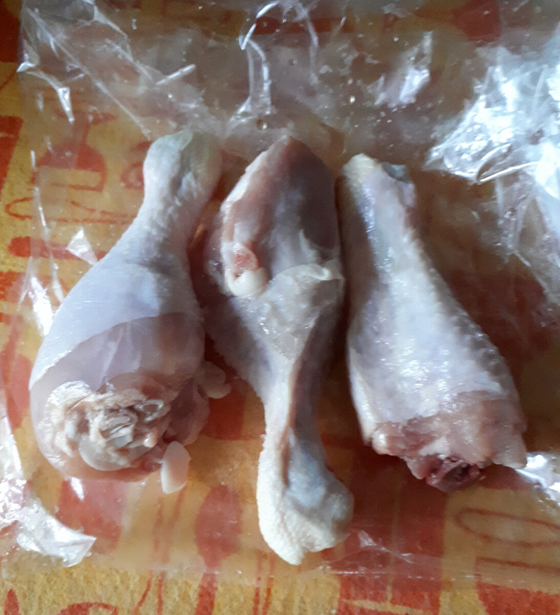 Куриные голени для будущего бульона.