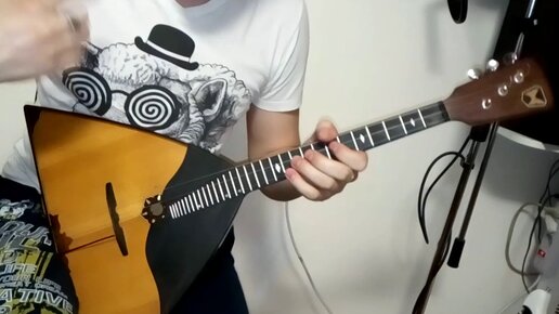 Балалайка учиться. Уроки на балалайке. Фанк на балалайке. Цыганочка на балалайке. Яблочко на балалайке.