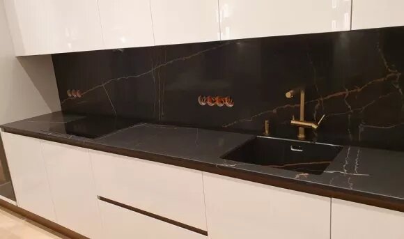Avant 7700 Calacatta Marsel 