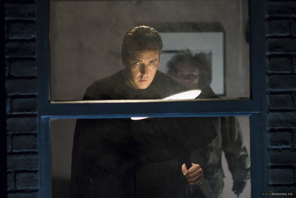 1408 (2007). Источник кадра - Яндекс. Картинки.