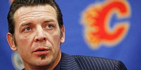 Честная, откровенная, пронзительная, временами ужасная и категорически притягательная Игра ... "Игра с огнем" Теорена Флери.