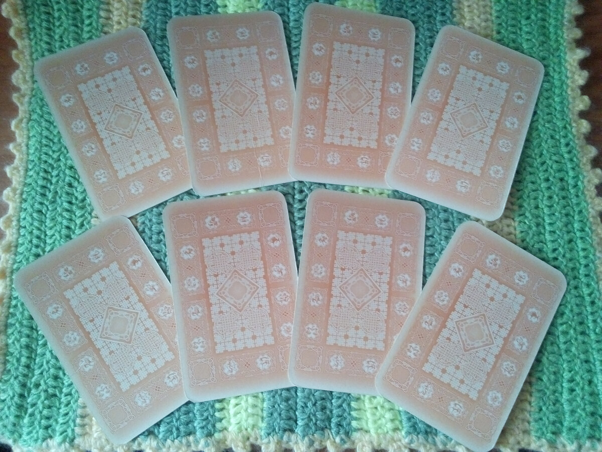 Восемь закрытых вариантов прогноза. Выбирайте свой слева-направо: верхний ряд- позиции 1-4, нижний ряд- позиции 5-8. Фото автора