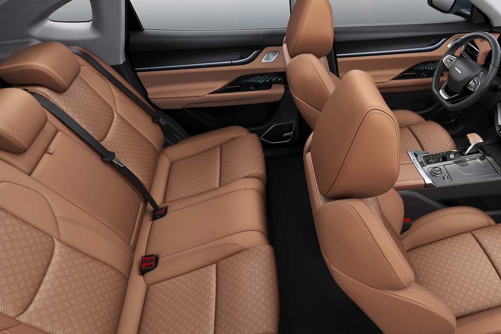 Chery eQ5. Листайте фото.