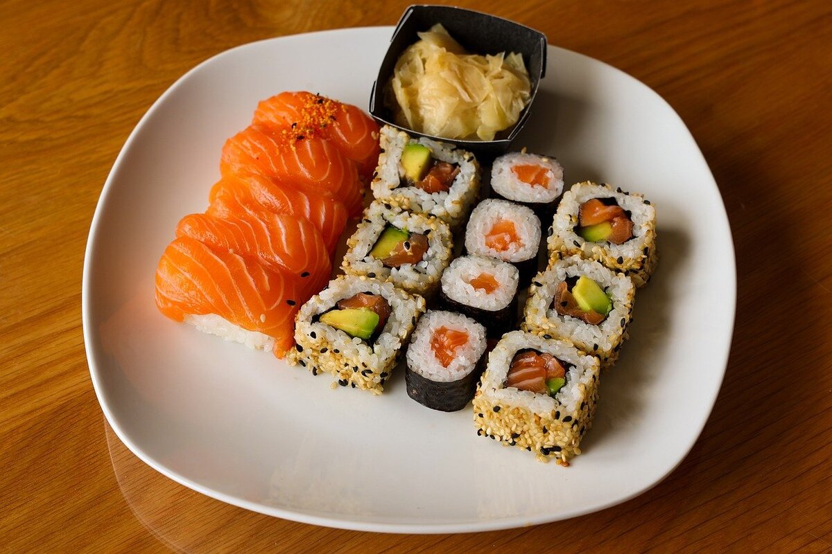 многие не видят отличий между роллами и суши