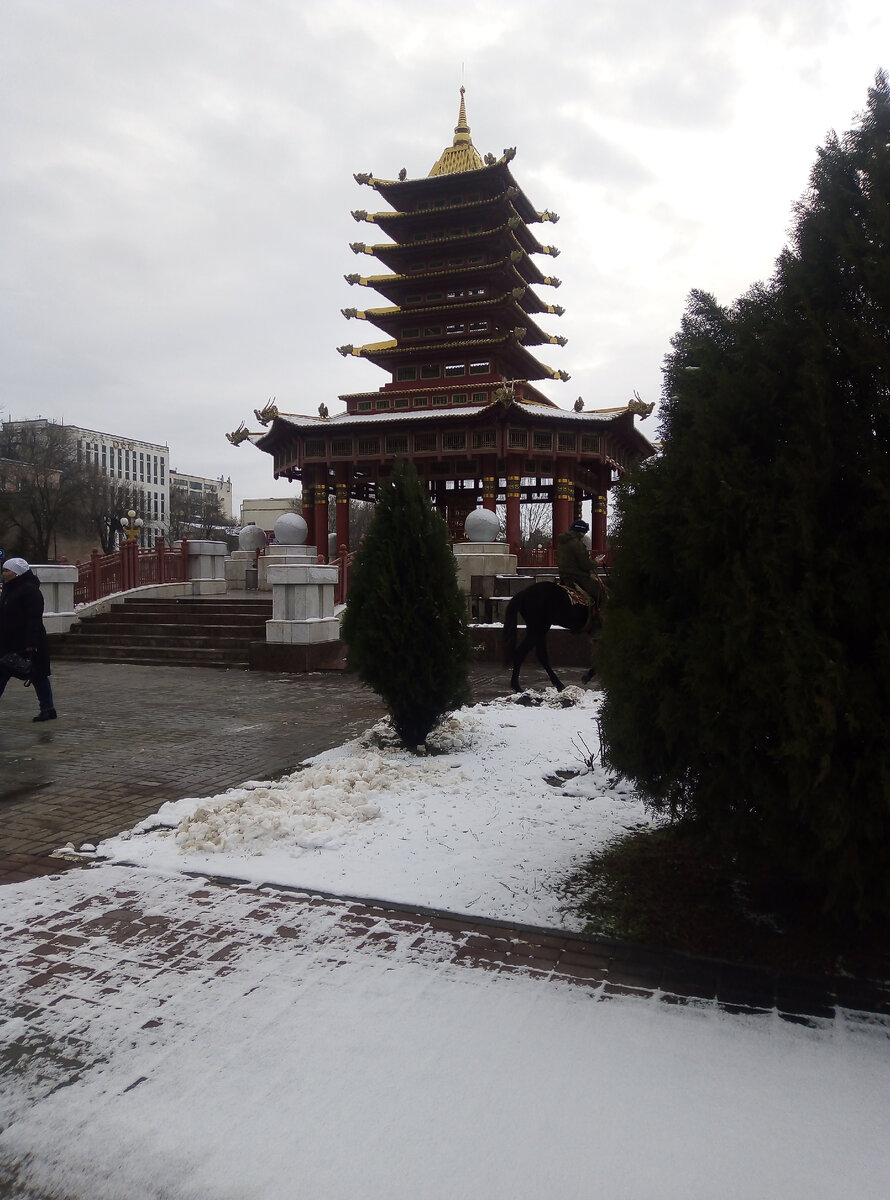 Всё находиться в одном месте. 