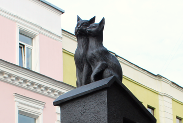 Угадайте в каком городе находится тот или иной памятник кошке