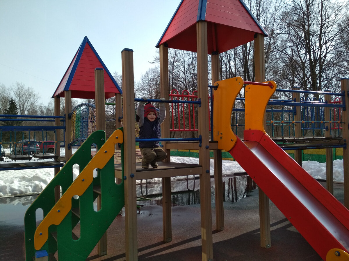 Здесь мы обычно гуляем с детьми