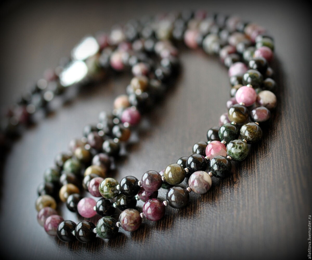 https://cs5.livemaster.ru/storage/78/87/3f2091666ed07ee7e7e4dc3a3foy--ukrasheniya-busy-dostoinstvo-turmalin.jpg
