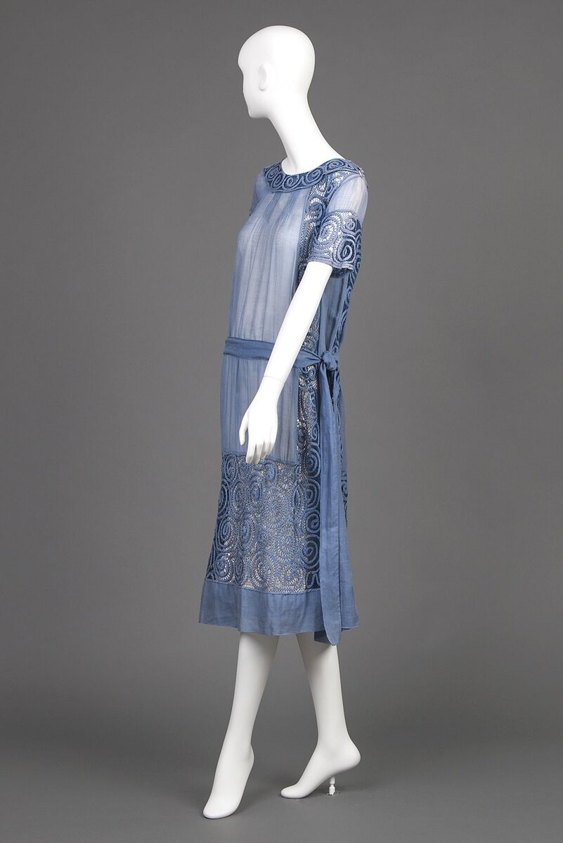 Платье, хлопок, кружева, сутаж, 1920 -1925 гг. Коллекция Goldstein Museum of Design, официальный сайт - www.collection.goldstein.design.umn.edu 