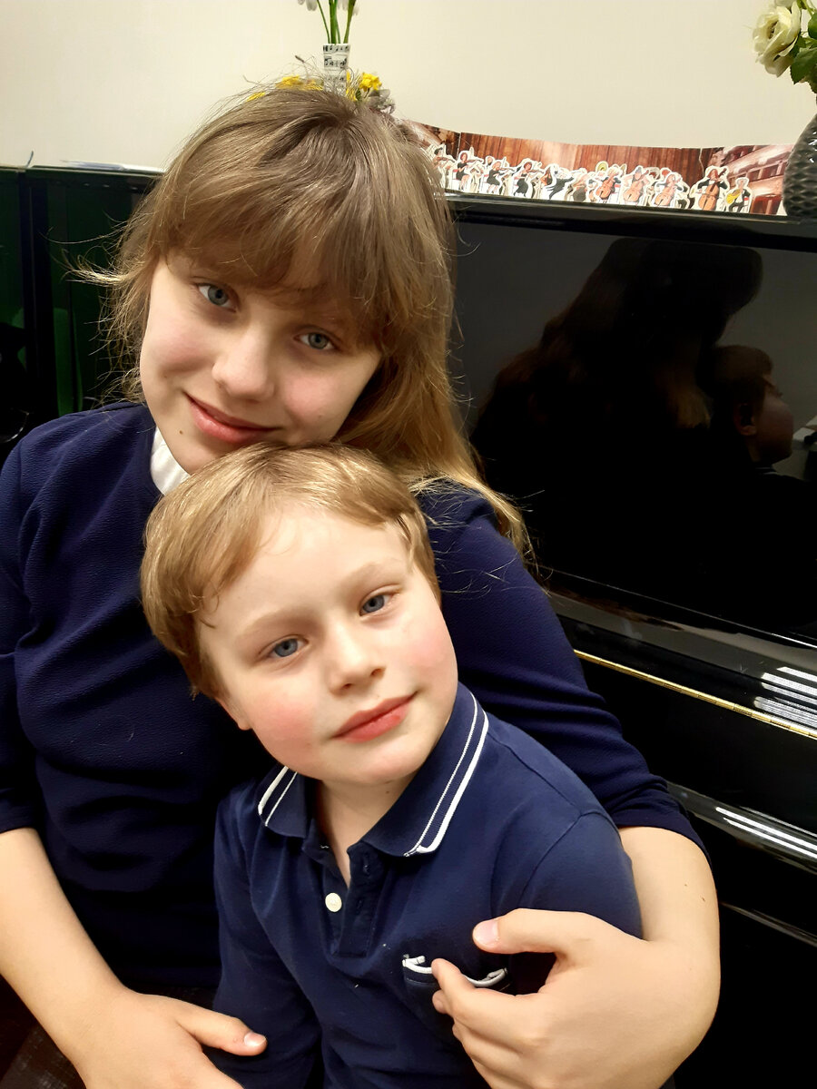 #1,#3. Нина (2010) и Толик (2015)