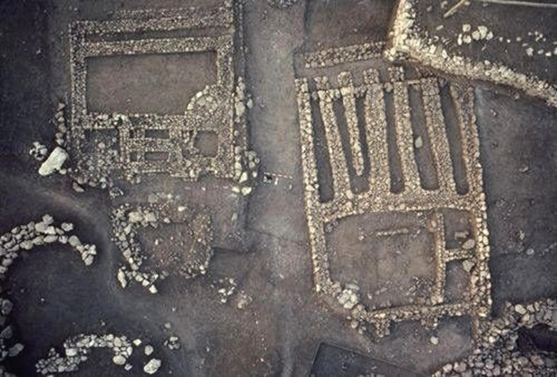 Фундаменты наземных жилищ Чайоню