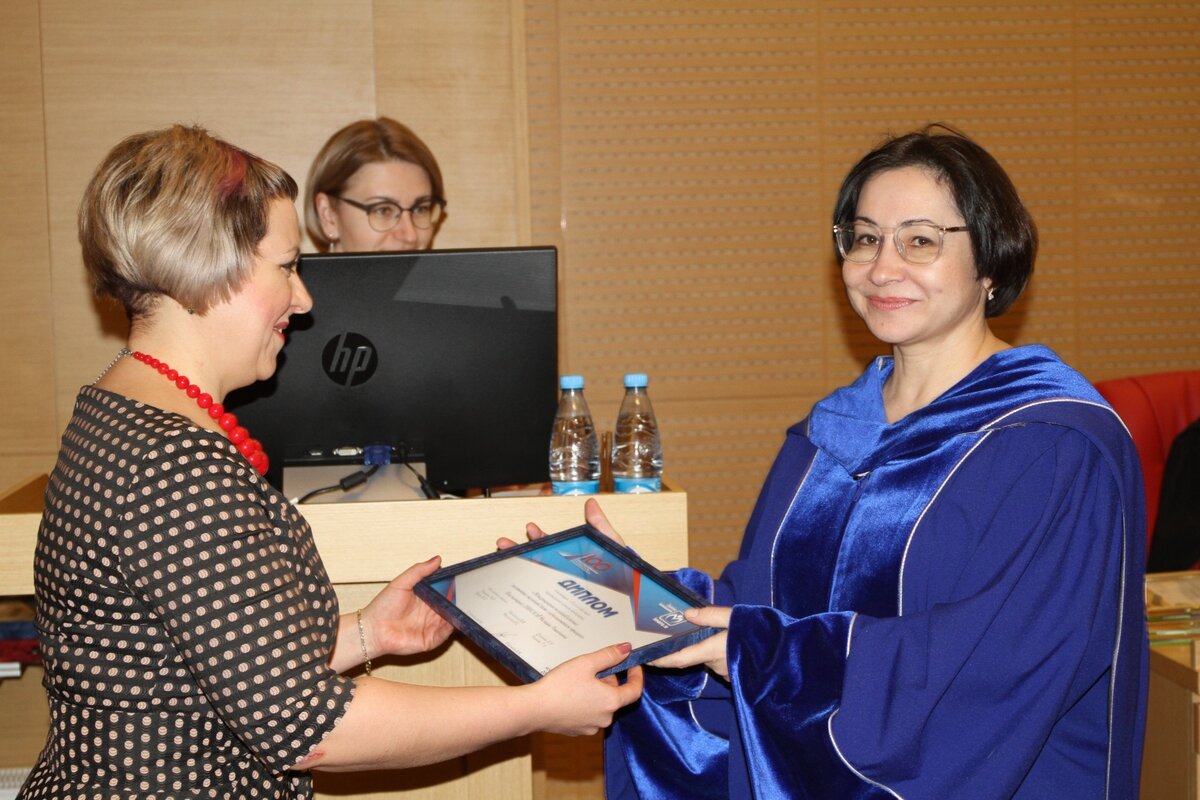 Научная статья – это документ для получения кандидатской степени,  поэтому требования к оформлению регулярно меняются.