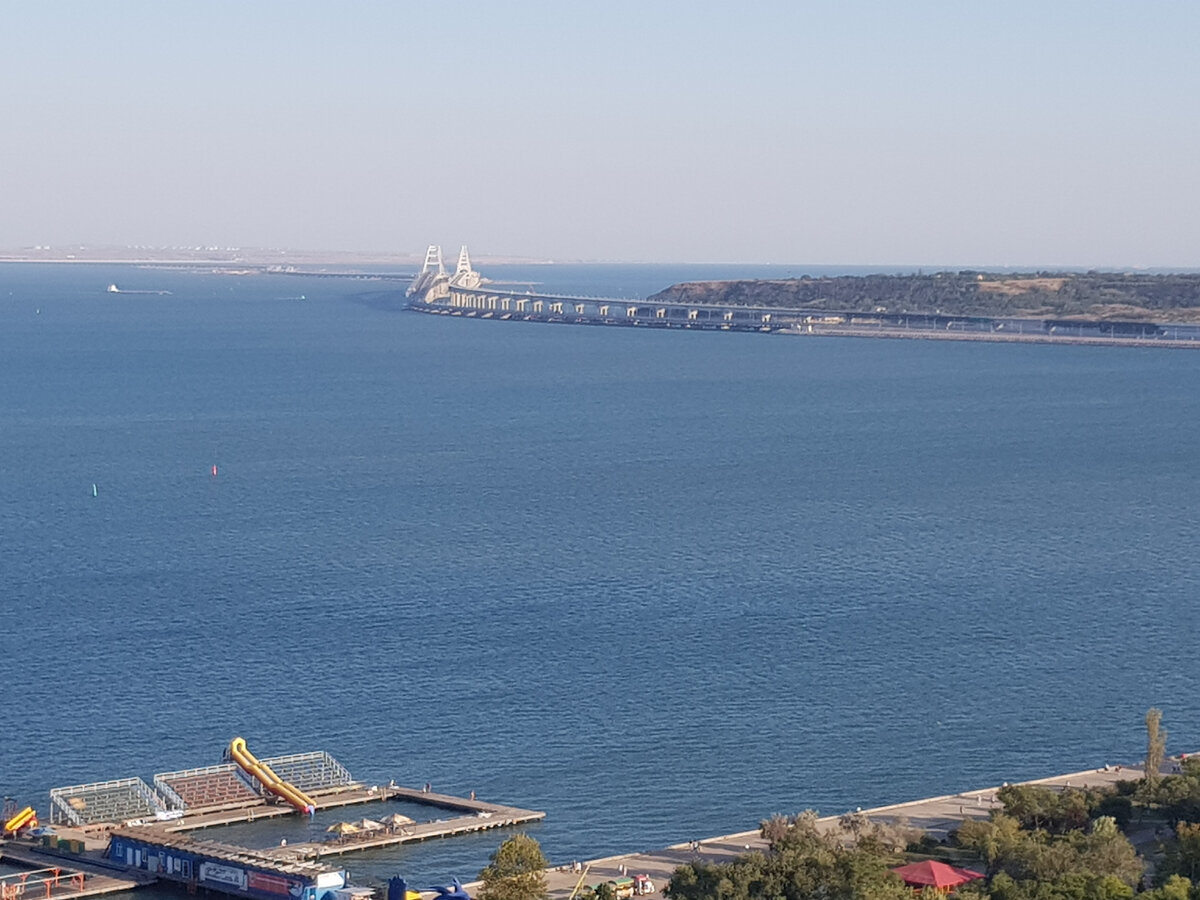 Керчь. Крымский мост. Фото Анна Карпенко. 