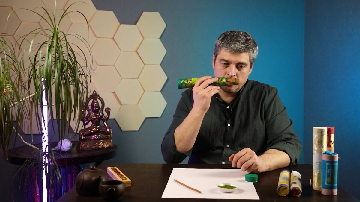 Наслаждение ароматом. Фото автора