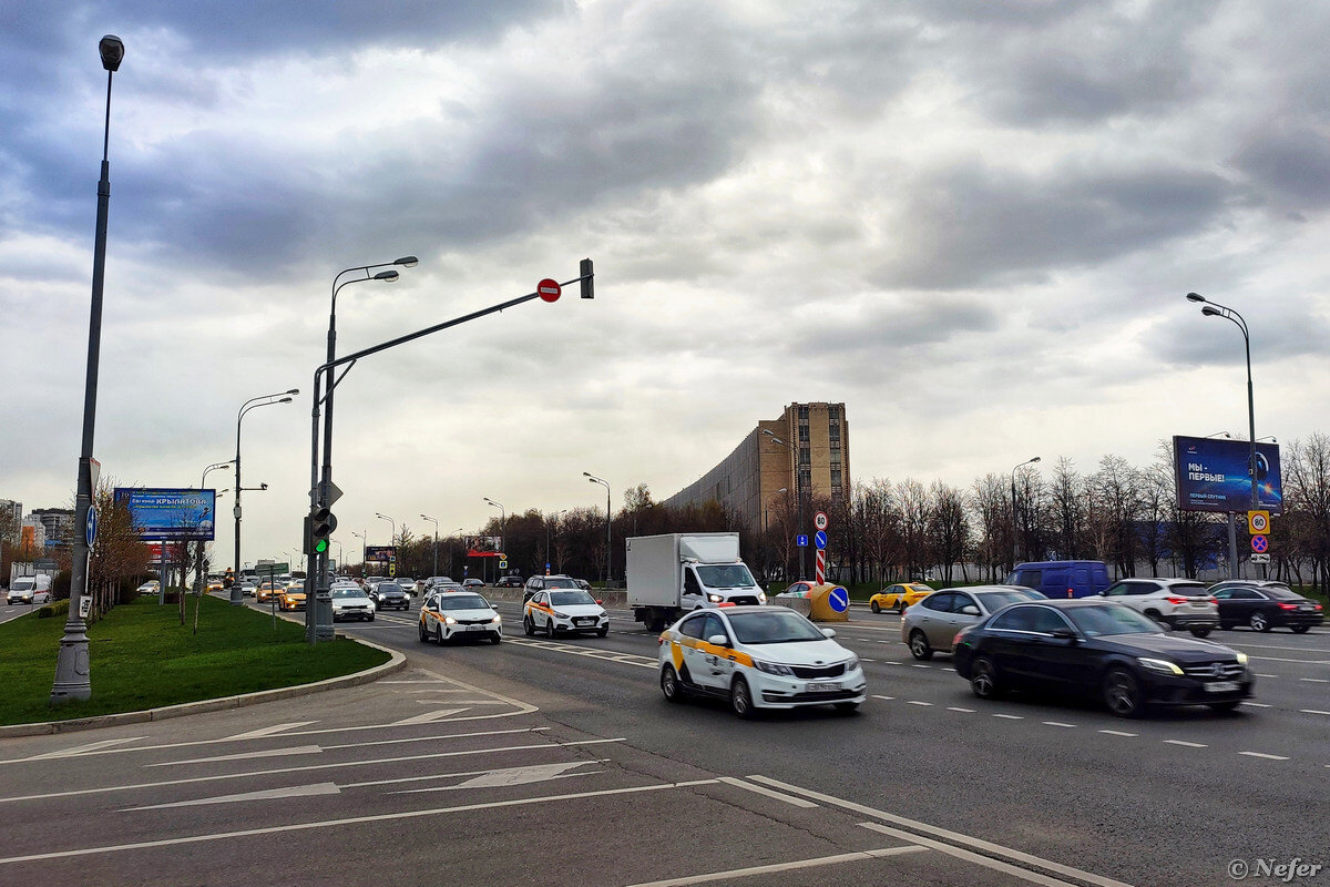 Самое длинное здание в Москве, которое в советское время называли  