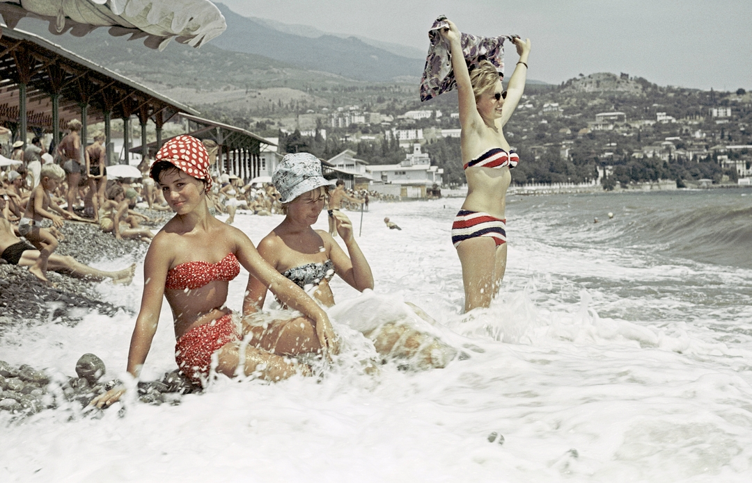 Черноморское побережье Крыма. Отдых на пляжах Гурзуфа (1963 год)