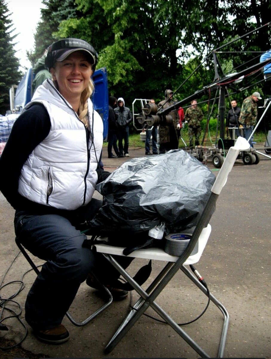 Оборудование накрыто мусорным пакетом, так как внезапно пошёл мелкий дождь🤯🤣