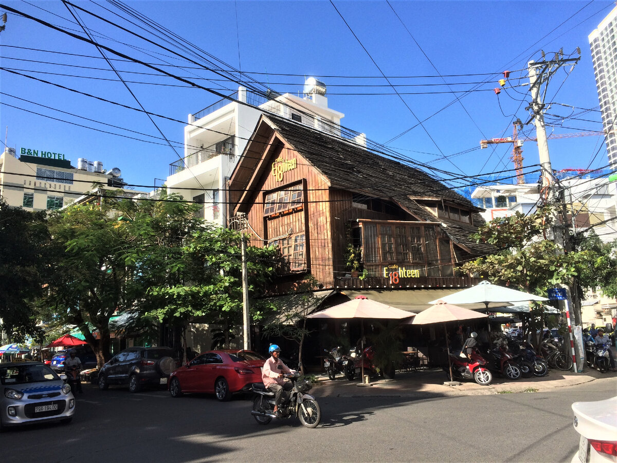 Популярное кафе в Нячанге, Вьетнам