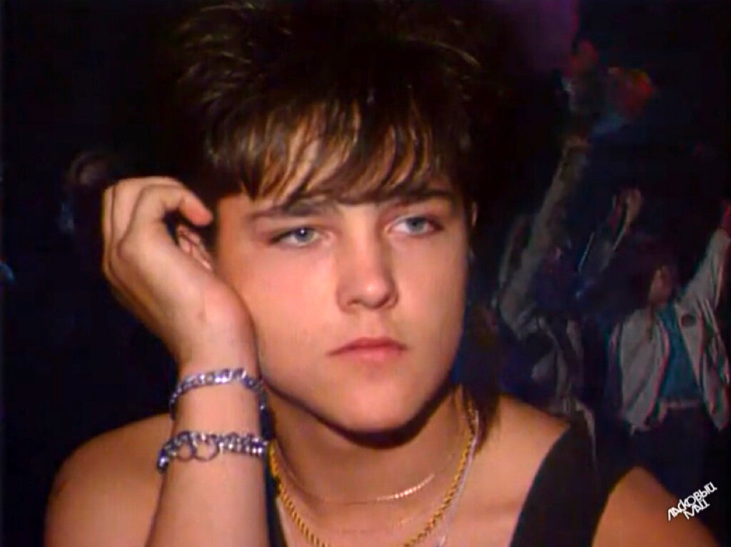 Скрин сделан автором из ролика клипа группы ЛМ