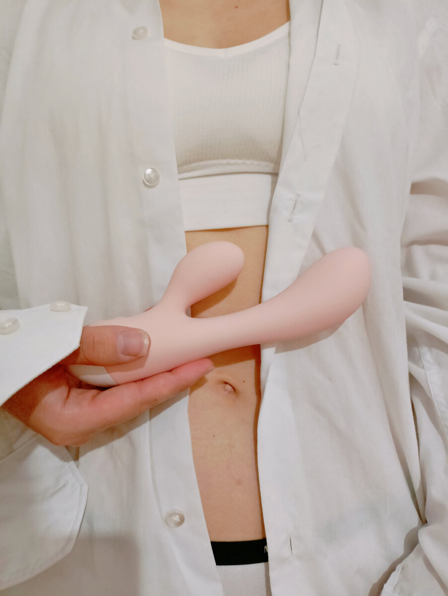 Naoki - вибратор-кролик от японского бренда Oiuki.