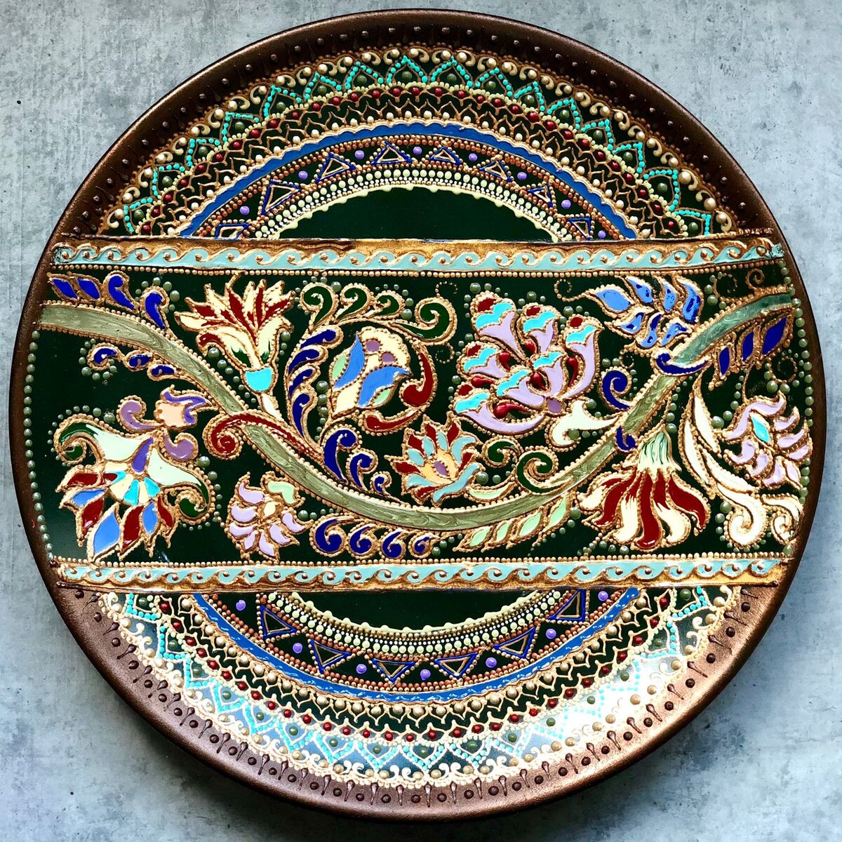 Красивая слегка восточная роспись