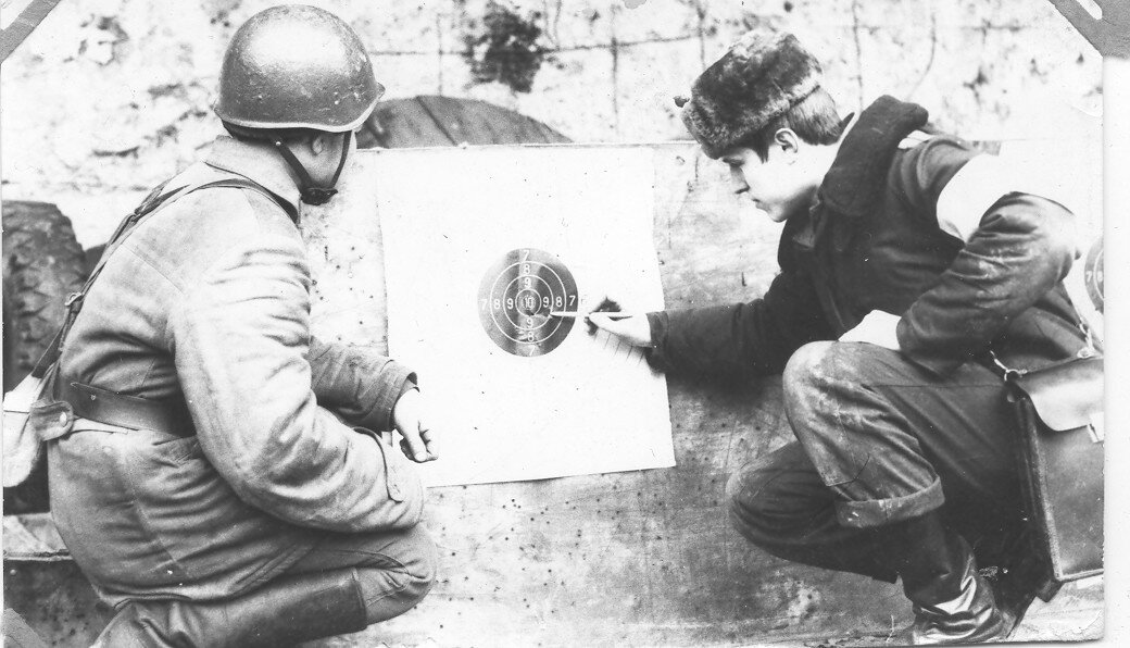 в тире войскового стрельбища Помсен. гв.67МСП...