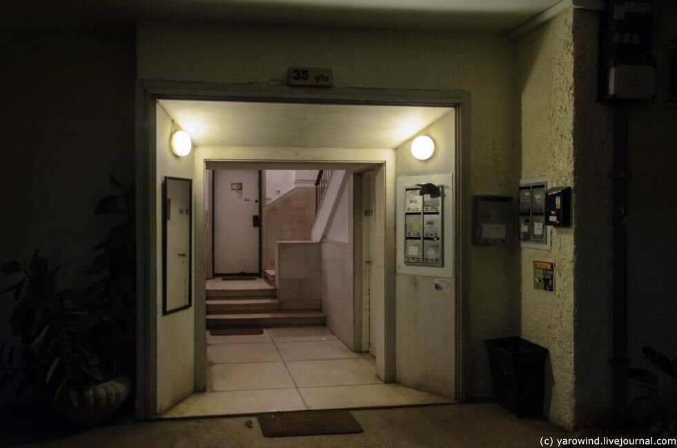 Тель-Авив, подъезд дома