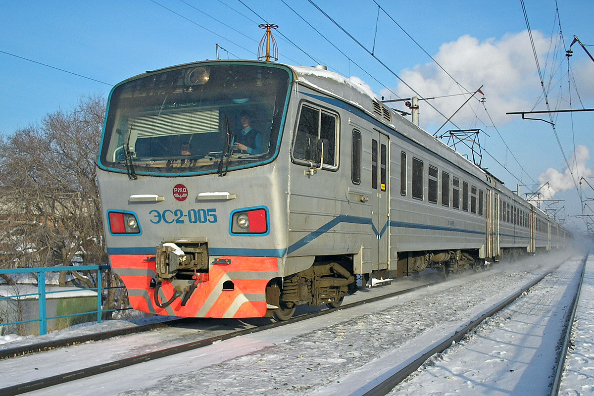 Электричка кротовка самара. Эр2 электропоезд Сибирский. Эс2 005. Эс2 Новосибирск. Электропоезд эс2 005.