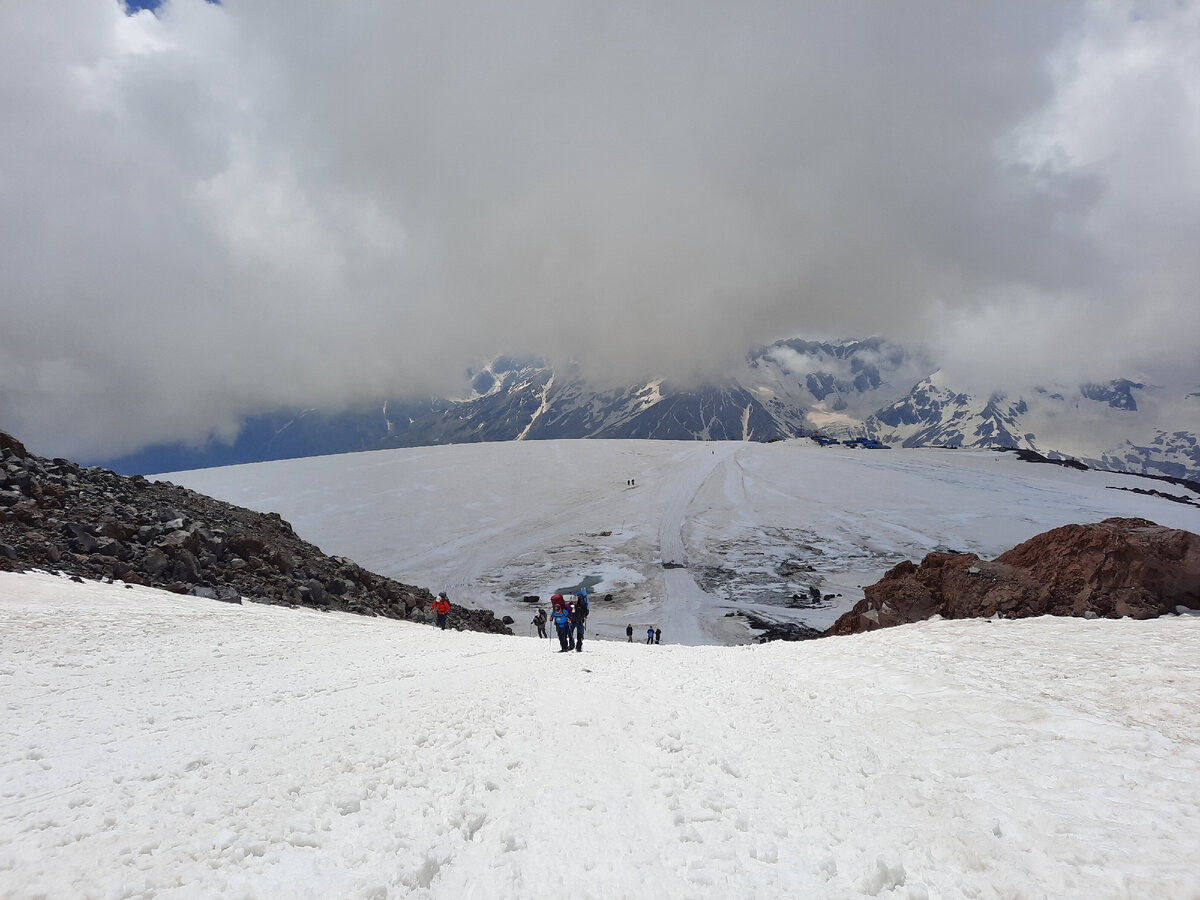 1920 640 эльбрус. 7 вершин горы. Эльбрус 4к. Приэльбрусский заповедник. Восхождение на эльбрус 2021.