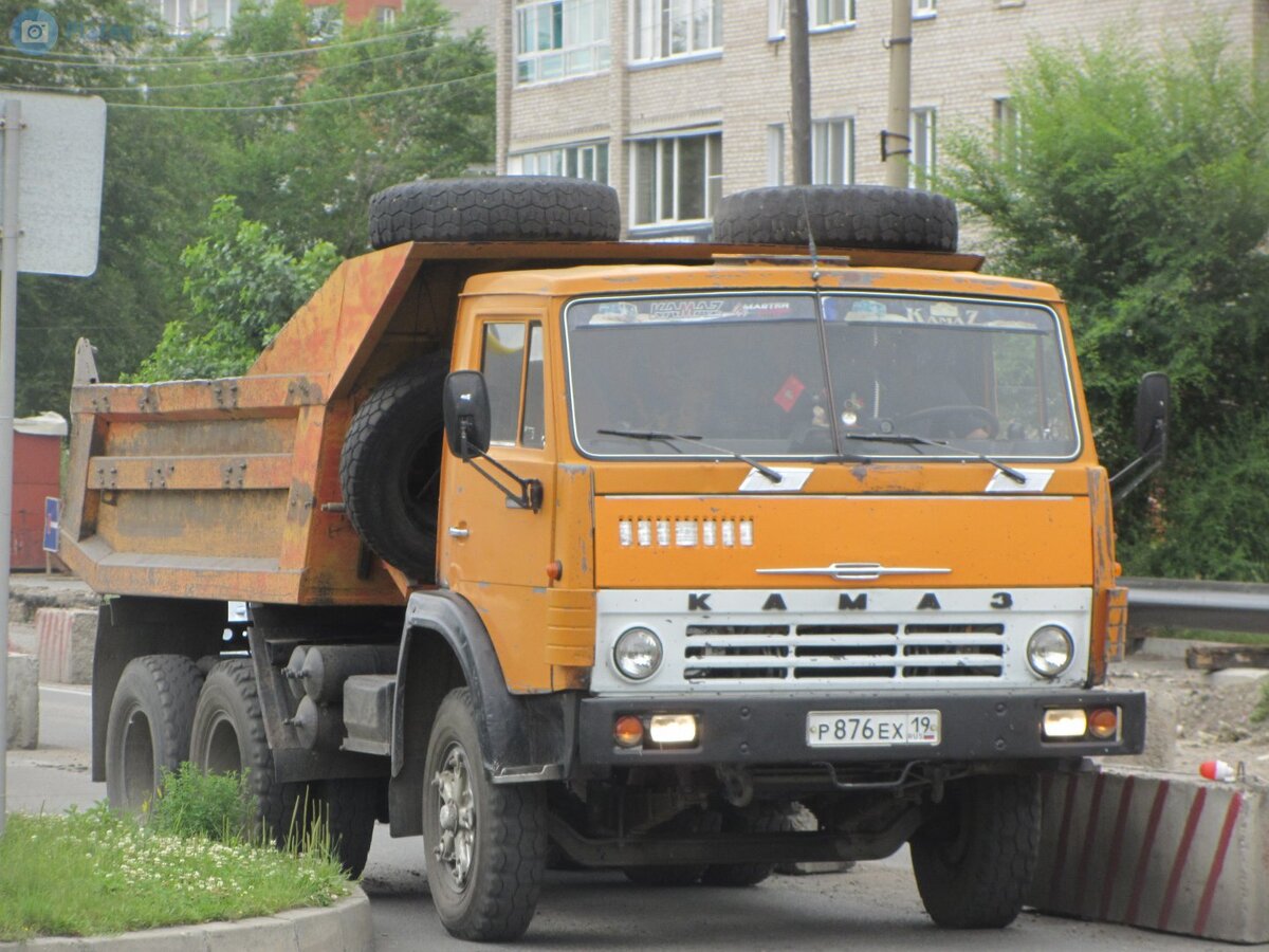 Примерно на таком же КАМАЗе рулил Серёга 