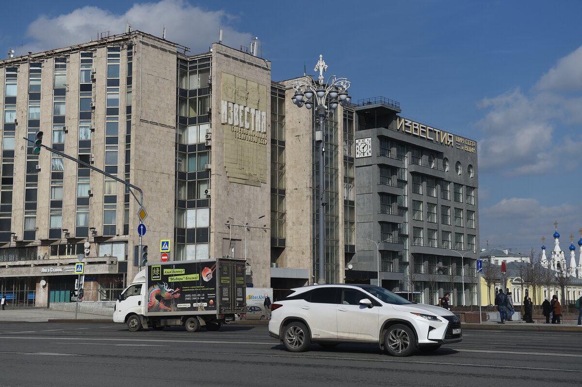 Здание известий фото