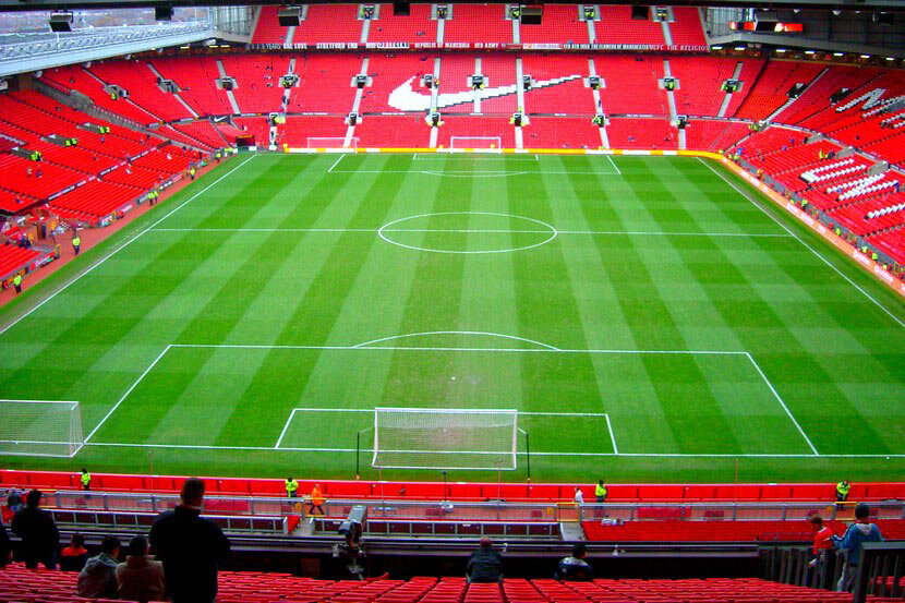 

БК «Лига Ставок» опубликовала линию матча 23 ноября, и тогда вероятность победы ЦСКА оценивалась коэффициентом 10,4, «МЮ» — 1,26. Поставить на ничью можно было за 6,22.