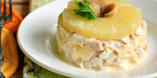 Рецепт салата с ананасами и куриной грудкой