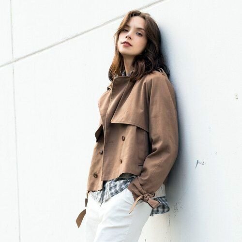 Модная тканевая ветровка-косуха в нейтральном цвете. Носите хоть с костюмом!