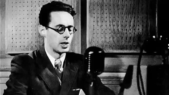 Юрий Левитан читает сообщение о капитуляции Германии. 