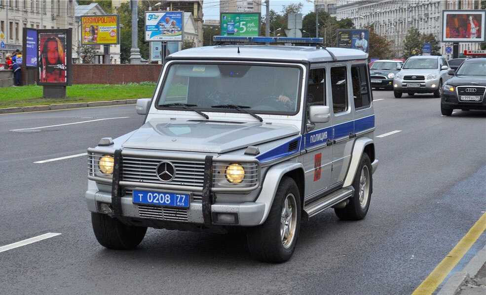 Мерседес Гелендваген с мигалкой