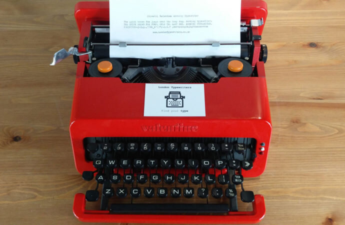 //Печатная машинка Olivetti Valentine, ставшая хитом продаж благодаря своему цвету