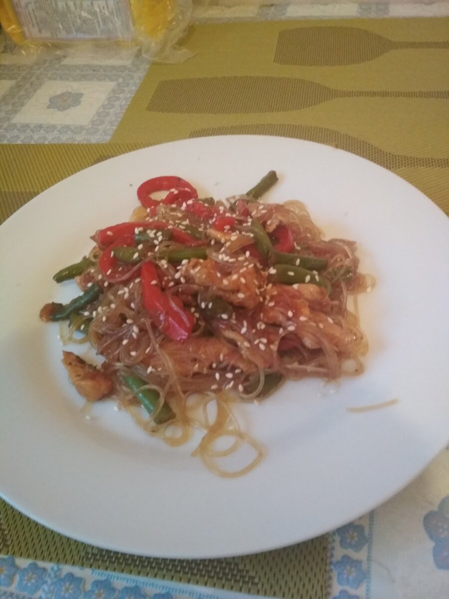 вок-лапша с курицей