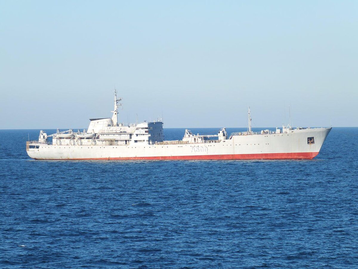 Корабль «Донбасс» ВМС Украины в Черном море. Фото: пресс-служба Погрануправления ФСБ России