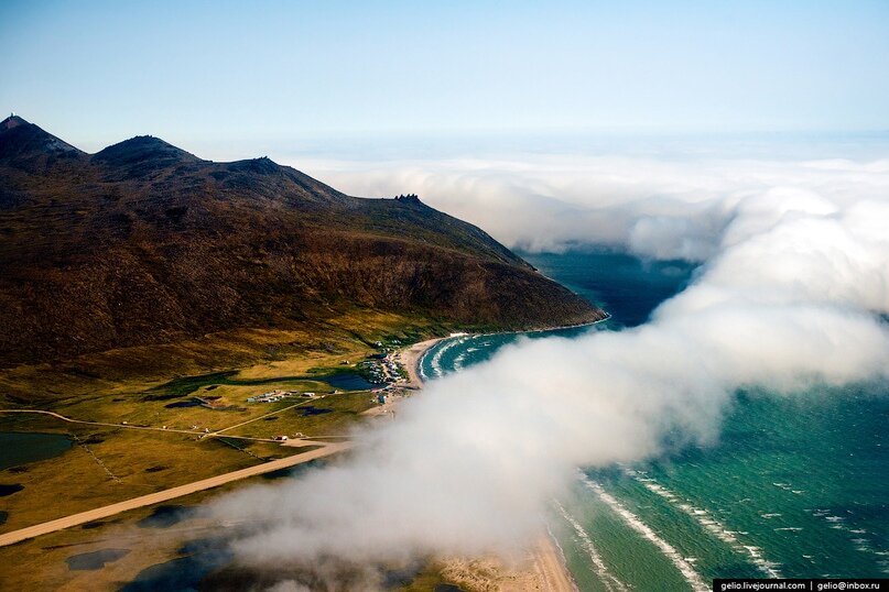 Вид на мыс Принца Уэльского. Именно здесь, первым из европейцев, побывал Михаил Гвоздёв.