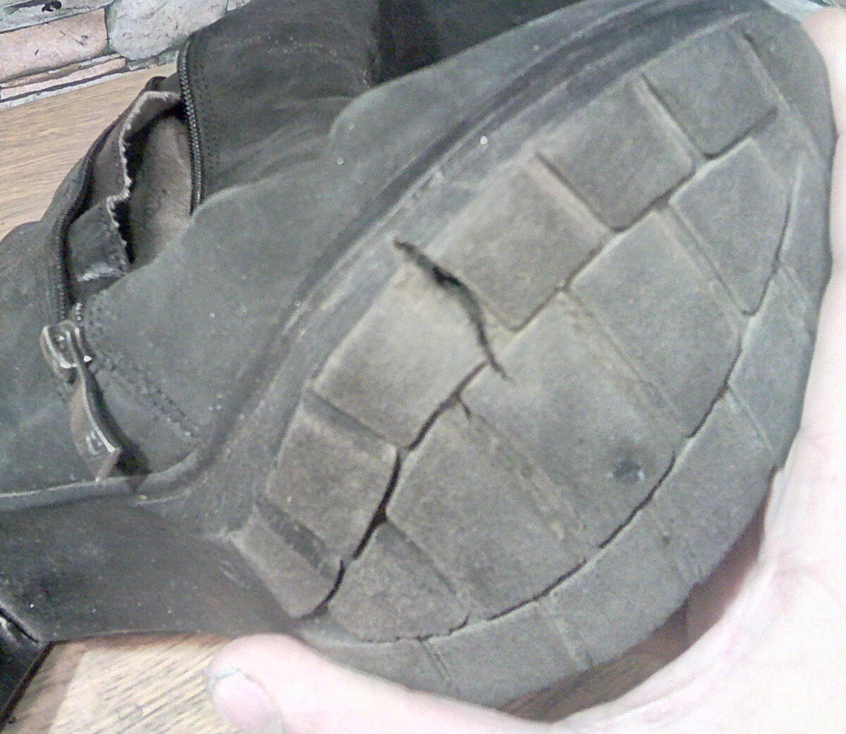 Ingenious method of repairing broken shoes - YouTube