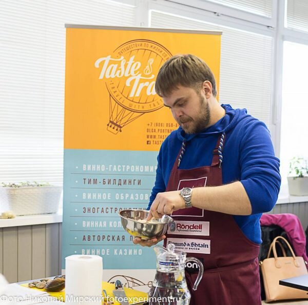 Оливье ..э… просто оливье с ветчиной
